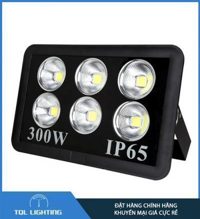 Đèn Pha LED Pha Tròn Sân bóng Pickleball Công Suất 300W Mã TQL-DPT5-300